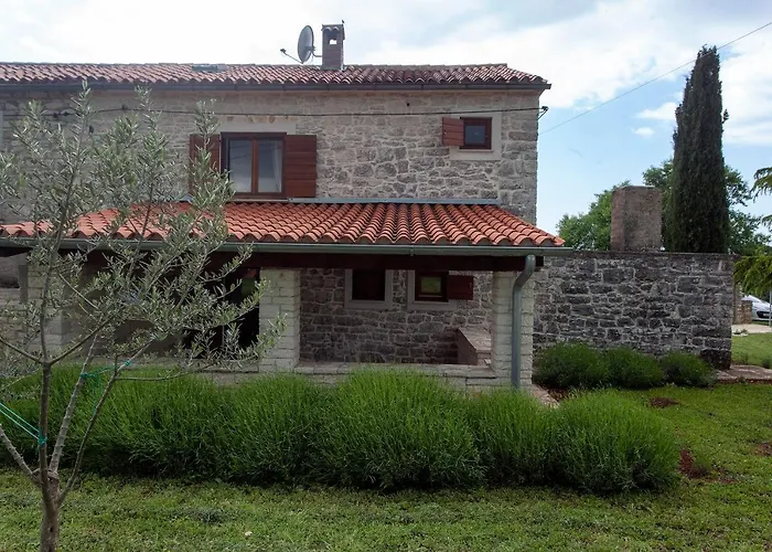 Ana Near And Rovinj Bale