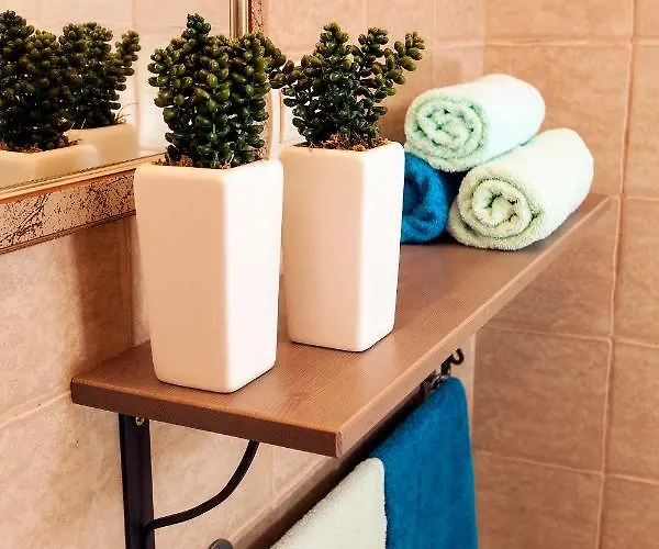 Ana Near And Rovinj Feriehus *